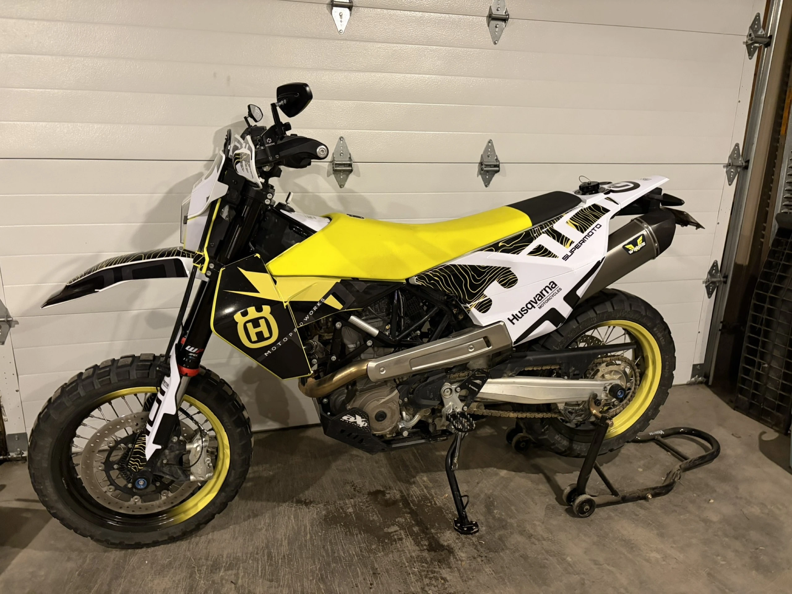 HUSQVARNA - 701 - SUPERMOTO - ENDURO - 2