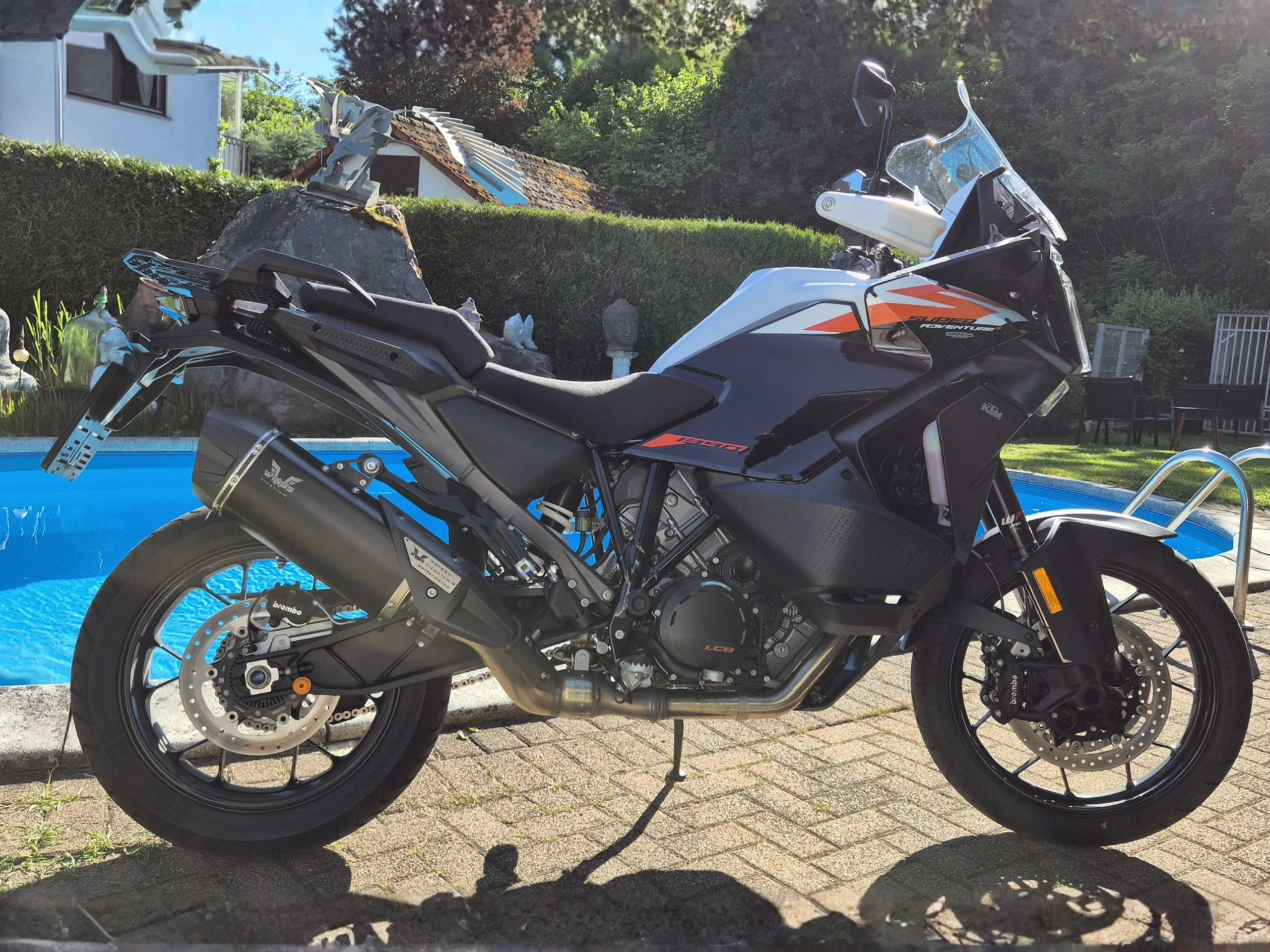 KTM - 1390 - SUPER - ADVENTURE - BLACK - 2